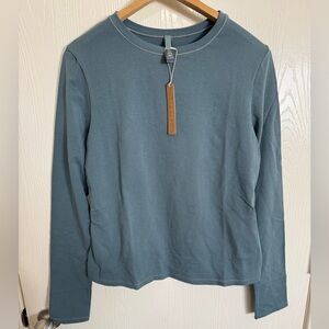 ⚡️ NWT SKIMS Cotton Jersey Long Sleeve Tee in Kyanite size XL⚡️